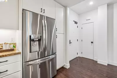 438 Grand Ave #717, Oakland, CA 94612 - Photo 13