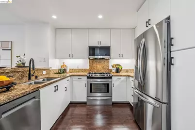 438 Grand Ave #717, Oakland, CA 94612 - Photo 9