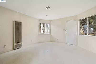 950 Avis Dr, El Cerrito, CA 94530 - Photo 9