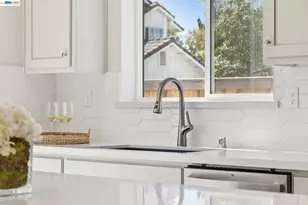 137 Crk Vw Cir, Fairfield, CA 94533 - Photo 17