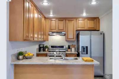 33181 Lake Lanier Pl, Fremont, CA 94555 - Photo 9