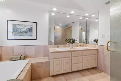 12181 Blythen Way, Oakland, CA 94619 - Photo 37