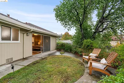 1120 Hubert Rd, Oakland, CA 94610 - Photo 23