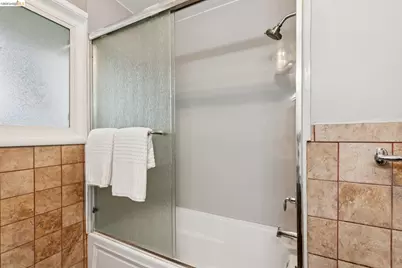 1120 Hubert Rd, Oakland, CA 94610 - Photo 33
