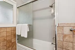 1120 Hubert Rd, Oakland, CA 94610 - Photo 33