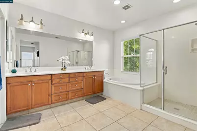 180 Erics Way, Mountain House, CA 95391 - Photo 21