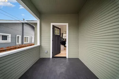 8821 Dowling St, Oakland, CA 94605 - Photo 23