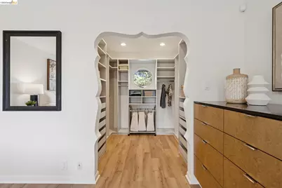 11260 Kerrigan Dr, Oakland, CA 94605 - Photo 53