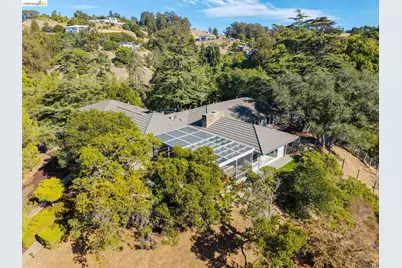 11260 Kerrigan Dr, Oakland, CA 94605 - Photo 95