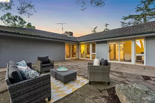 11260 Kerrigan Dr, Oakland, CA 94605 - Photo 9