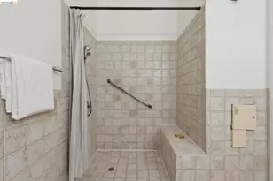 11260 Kerrigan Dr, Oakland, CA 94605 - Photo 75
