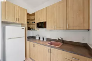 11260 Kerrigan Dr, Oakland, CA 94605 - Photo 73