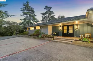 11260 Kerrigan Dr, Oakland, CA 94605 - Photo 3