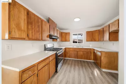 2562 60th Ave, Oakland, CA 94605 - Photo 45