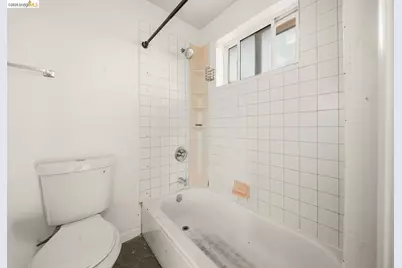 2562 60th Ave, Oakland, CA 94605 - Photo 15