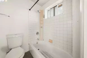 2562 60th Ave, Oakland, CA 94605 - Photo 15