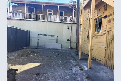 2270 International Blvd, Oakland, CA 94606 - Photo 7