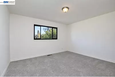 18416 Lakecrest Ct, Castro Valley, CA 94546 - Photo 35