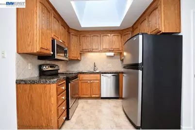 18416 Lakecrest Ct, Castro Valley, CA 94546 - Photo 3