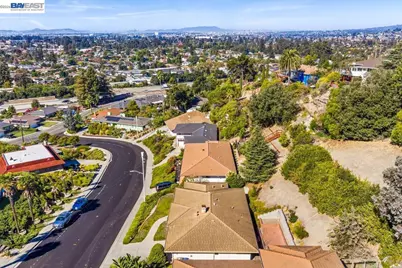1356 Scenicview Dr, San Leandro, CA 94577 - Photo 35