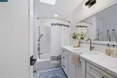 1042 Sunnybrook Dr, Lafayette, CA 94549 - Photo 15