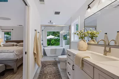 1042 Sunnybrook Dr, Lafayette, CA 94549 - Photo 13