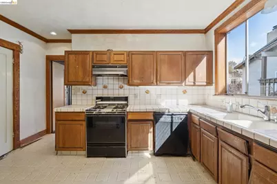 685 Rosal Ave, Oakland, CA 94610 - Photo 37