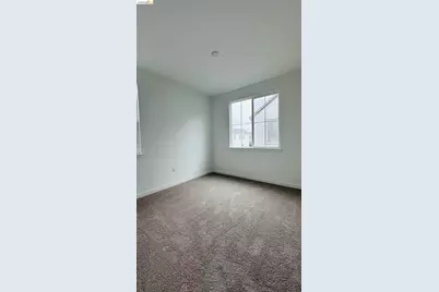 2406 Garden Farms Ave, Lathrop, CA 95330 - Photo 3