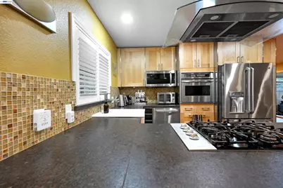 25859 Belhaven St, Hayward, CA 94545 - Photo 23