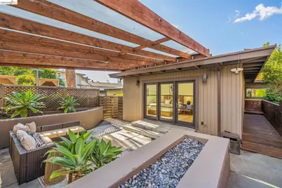 5427 Carlton St, Oakland, CA 94618 - Photo 39