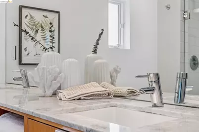 5427 Carlton St, Oakland, CA 94618 - Photo 23