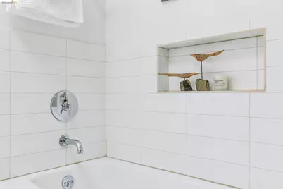 5427 Carlton St, Oakland, CA 94618 - Photo 33
