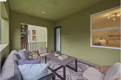 6375 Longcroft Dr, Oakland, CA 94611 - Photo 29