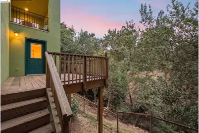 6375 Longcroft Dr, Oakland, CA 94611 - Photo 35