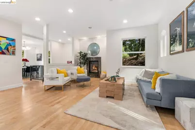 6375 Longcroft Dr, Oakland, CA 94611 - Photo 9