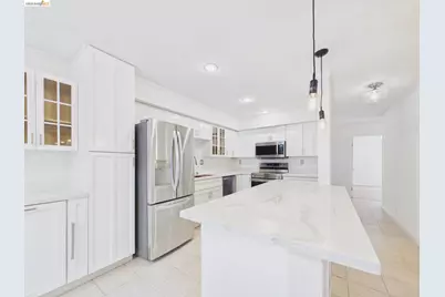 466 Crescent St #114, Oakland, CA 94610 - Photo 3