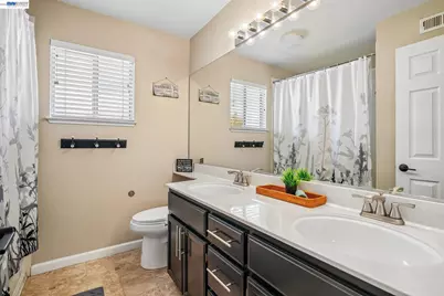 752 Longfellow St, Tracy, CA 95376 - Photo 21