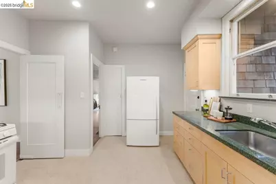 353 Warwick Ave, Oakland, CA 94610 - Photo 19