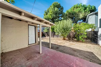 696 Central Ave, Pittsburg, CA 94565 - Photo 35