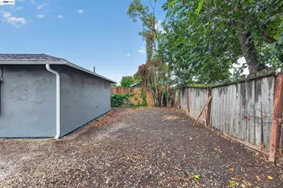 1843 Vermont, Fairfield, CA 94533 - Photo 31