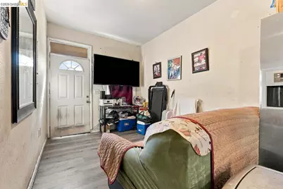 537 Chester, Oakland, CA 94607 - Photo 17