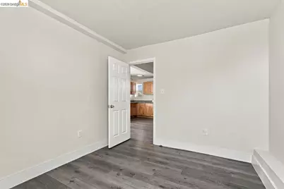 537 Chester, Oakland, CA 94607 - Photo 61