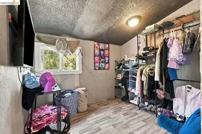 537 Chester, Oakland, CA 94607 - Photo 37