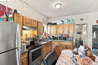 537 Chester, Oakland, CA 94607 - Photo 23