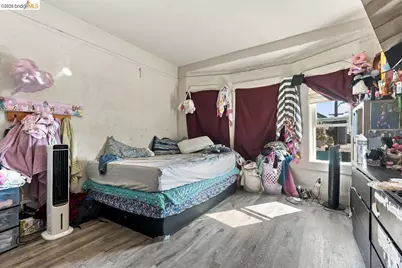 537 Chester, Oakland, CA 94607 - Photo 31