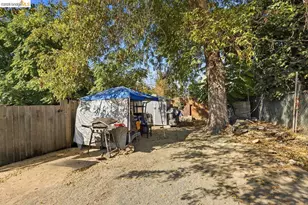 537 Chester, Oakland, CA 94607 - Photo 71