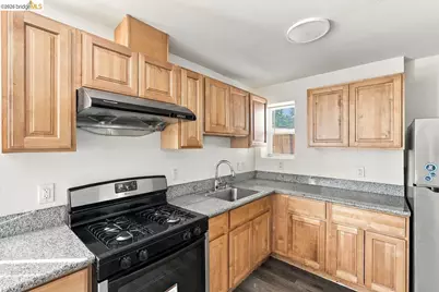 537 Chester, Oakland, CA 94607 - Photo 53