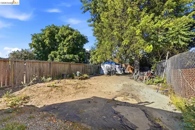 537 Chester, Oakland, CA 94607 - Photo 69