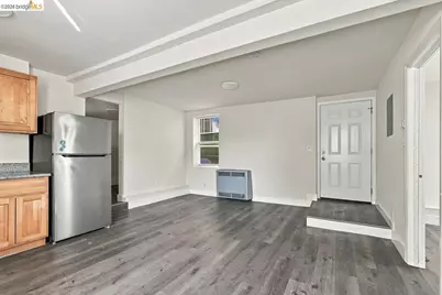 537 Chester, Oakland, CA 94607 - Photo 45