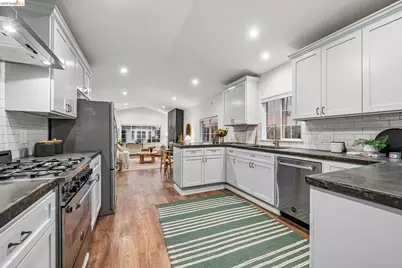 978 63rd St, Oakland, CA 94608 - Photo 43